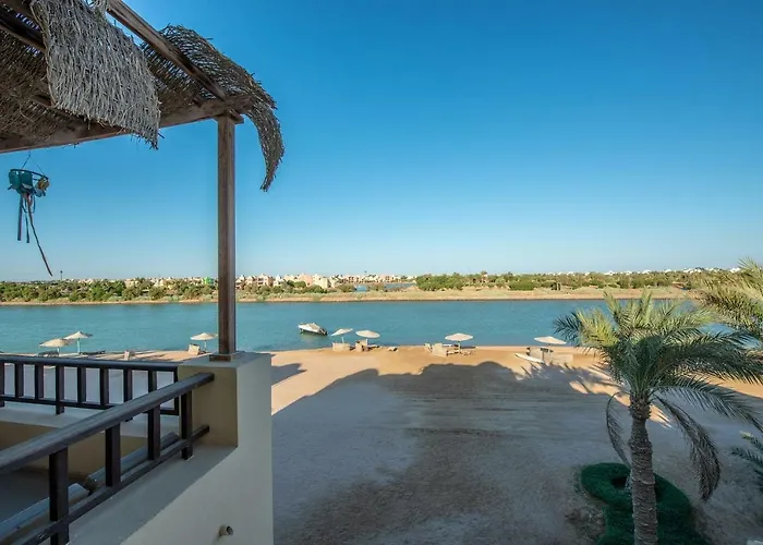 Lagoon View 1-Bedroom Apartment In West Golf El Gouna